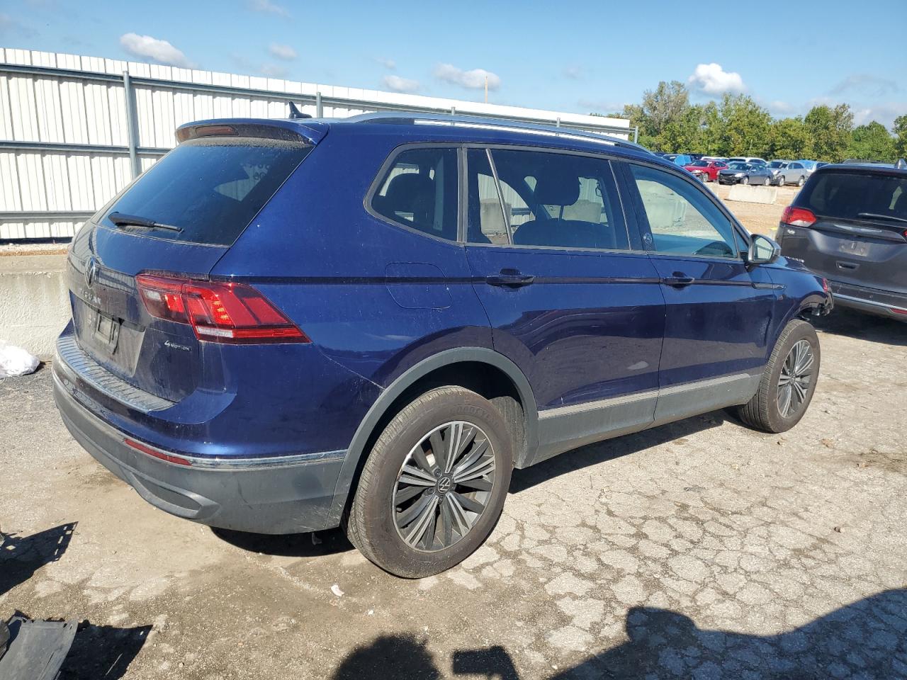 Lot #3319027276 2024 VOLKSWAGEN TIGUAN WOL