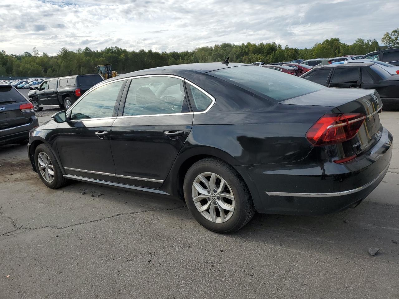 Lot #3316639485 2017 VOLKSWAGEN PASSAT S