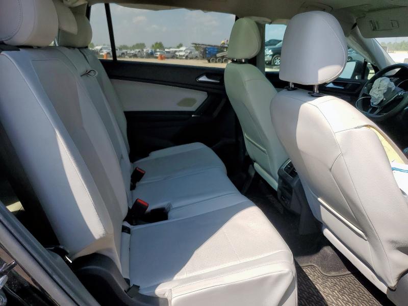 2018 VOLKSWAGEN TIGUAN SE - 3VV3B7AX7JM019074