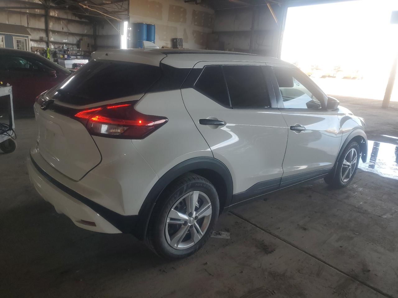 NISSAN KICKS S