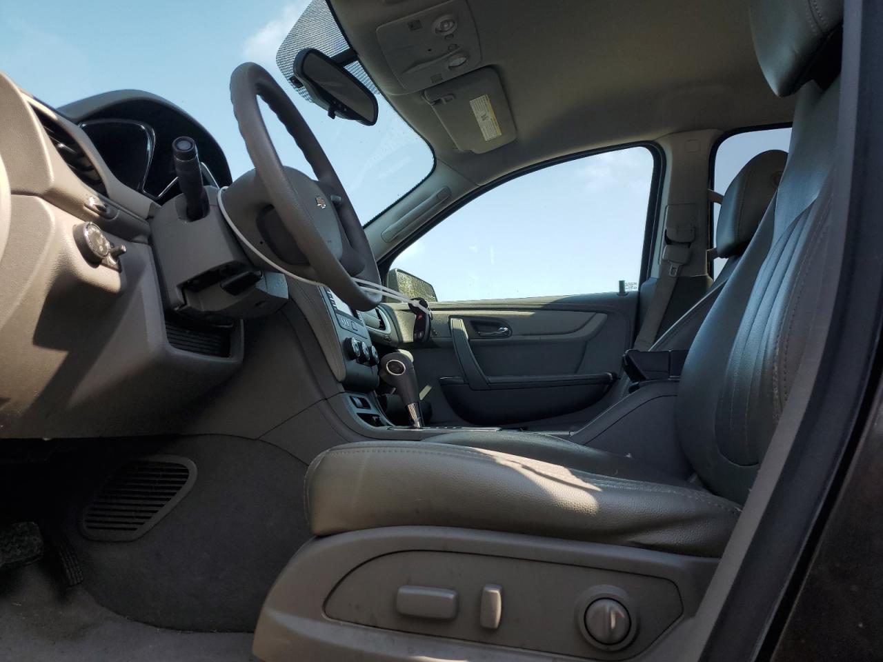 CHEVROLET TRAVERSE LS