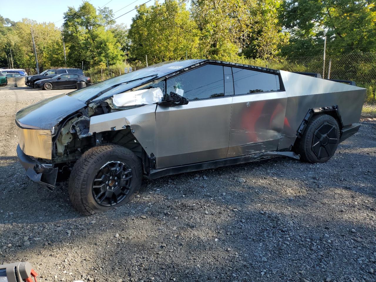 TESLA CYBERTRUCK