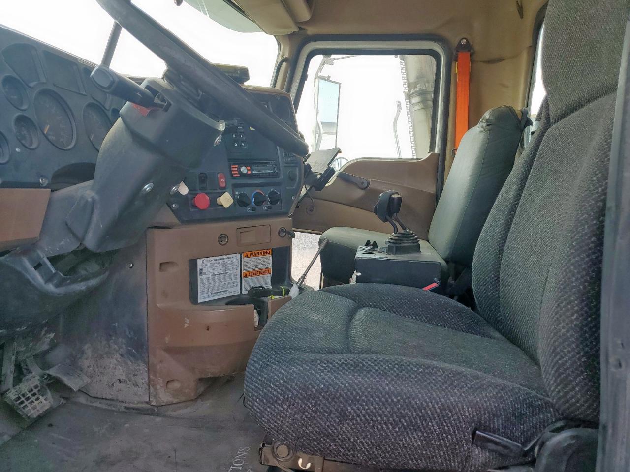 Lot #3315990080 2013 MACK 700 GU700