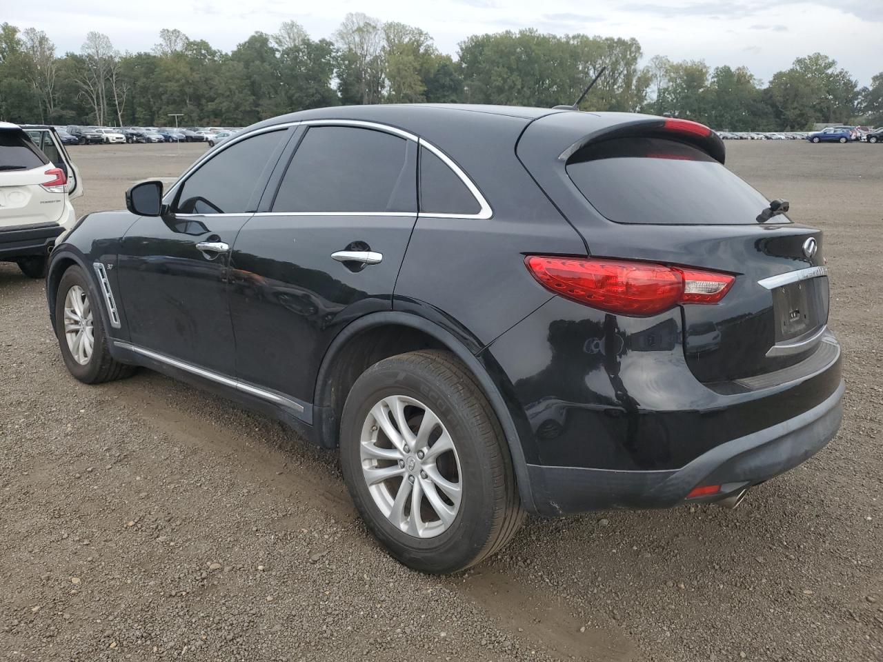 INFINITI QX70