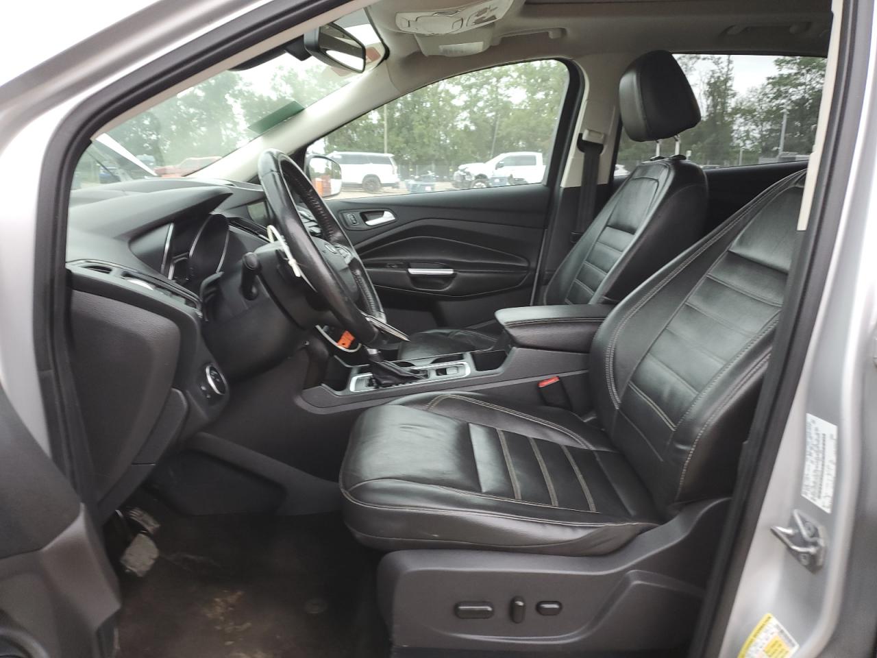 FORD ESCAPE TITANIUM