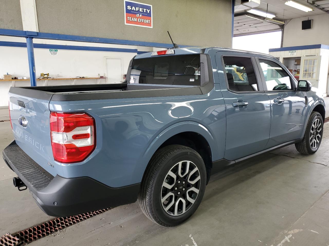 FORD MAVERICK LARIAT