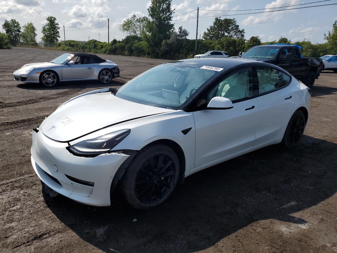 TESLA MODEL 3