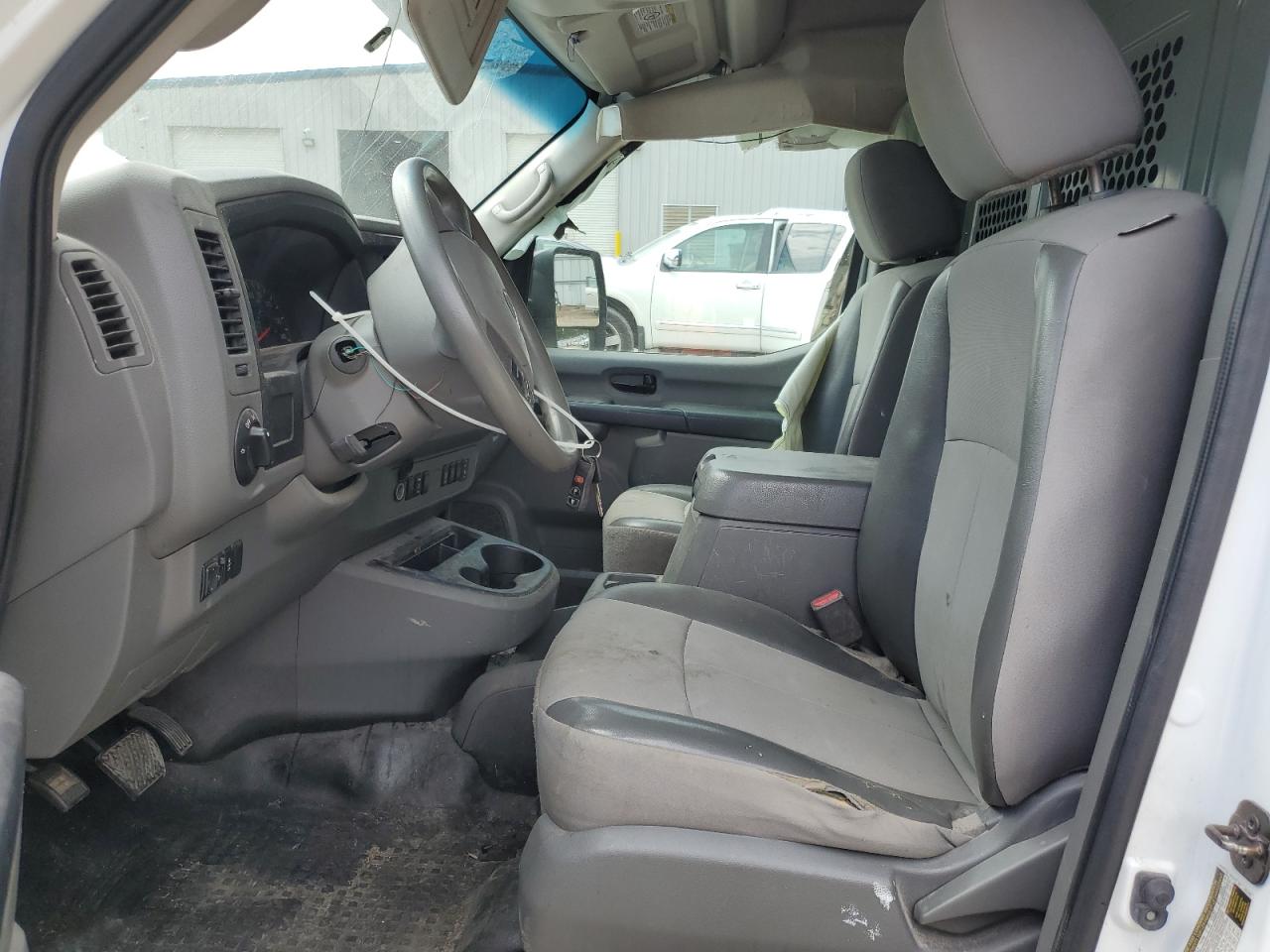 NISSAN NV2500 2500 S