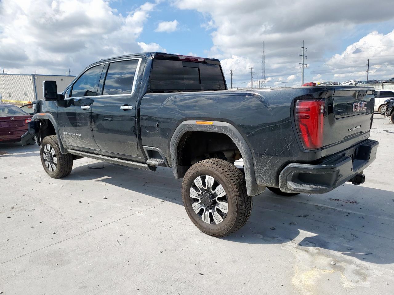 GMC SIERRA K2500 DENALI