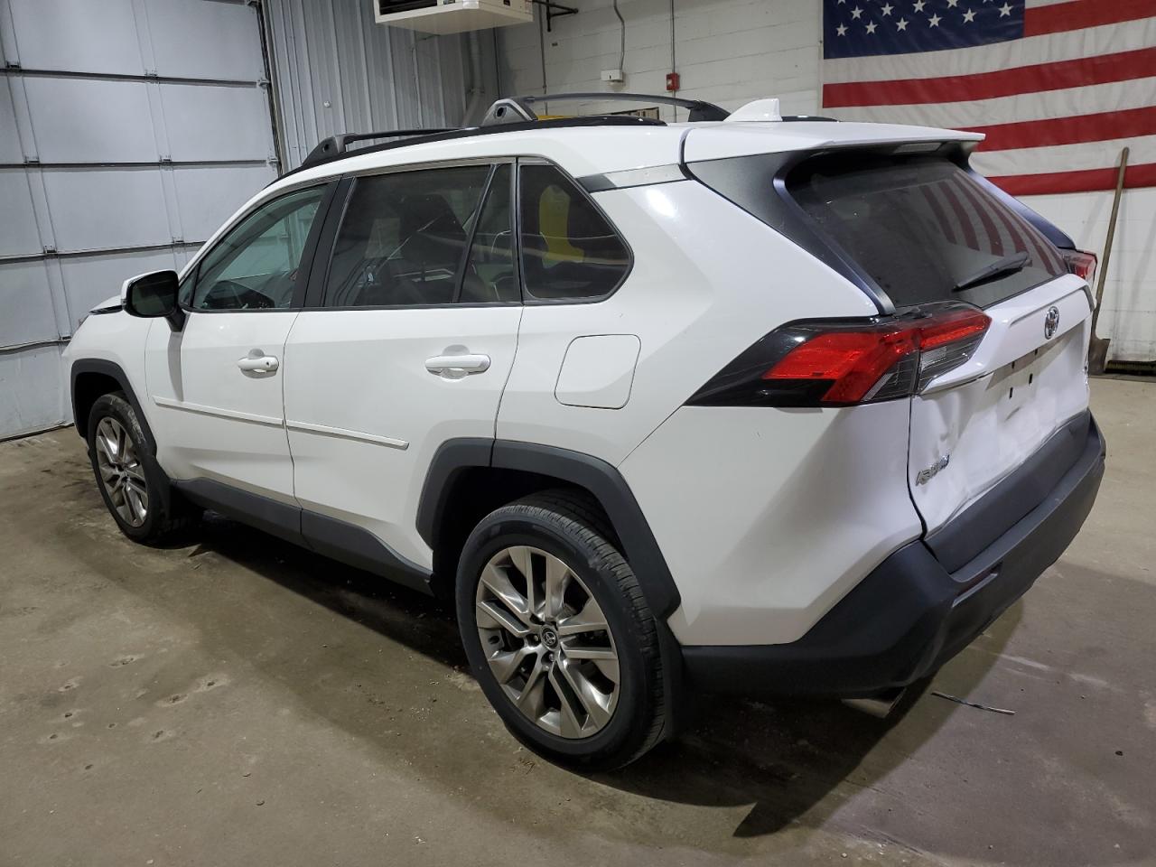 TOYOTA RAV4 XLE PREMIUM