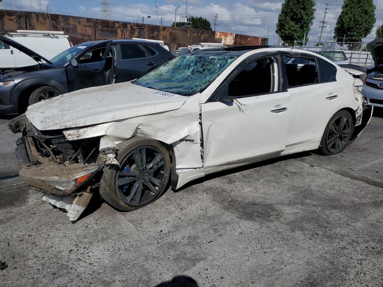 INFINITI Q50 HYBRID PREMIUM