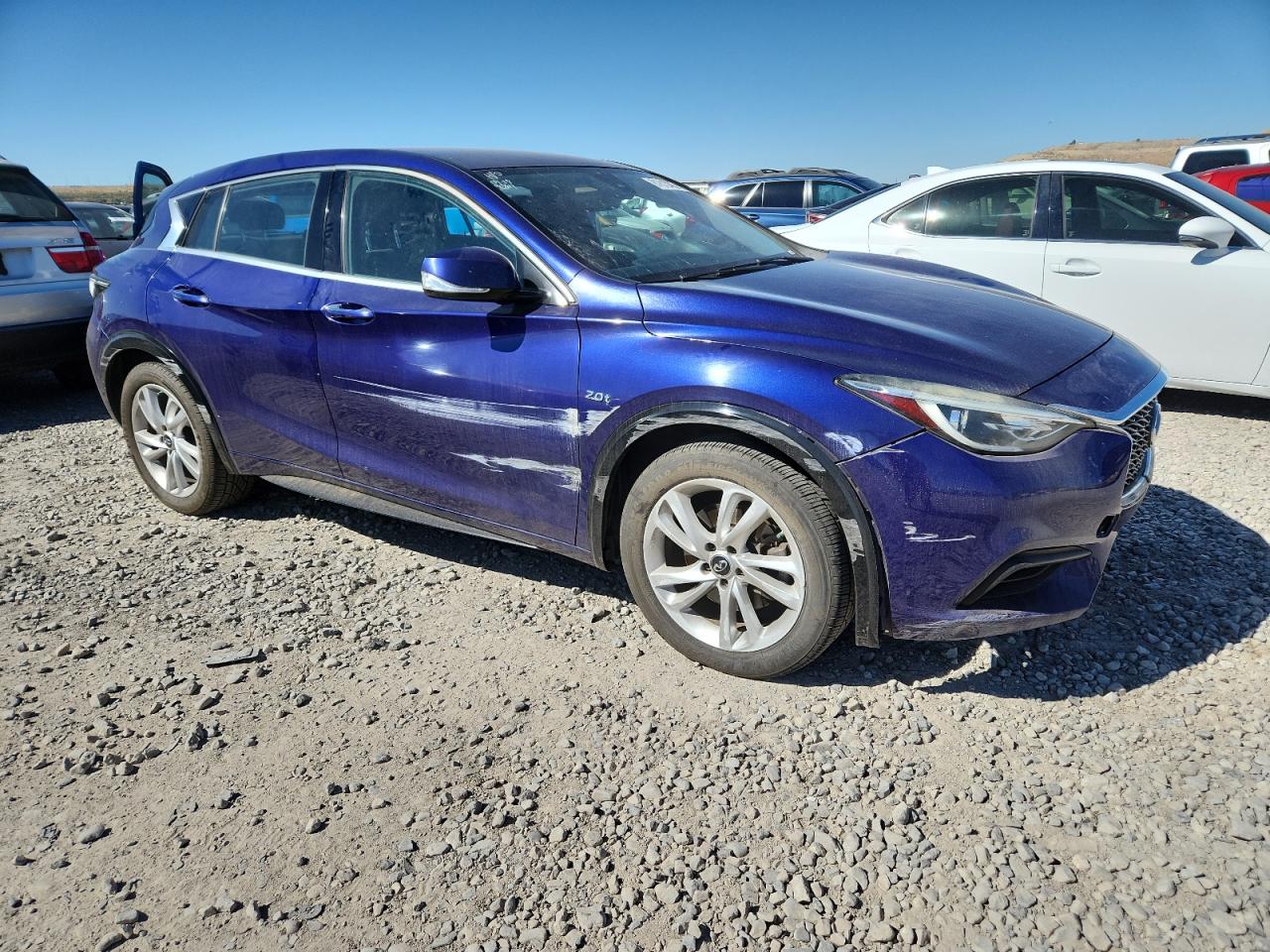 INFINITI QX30 BASE