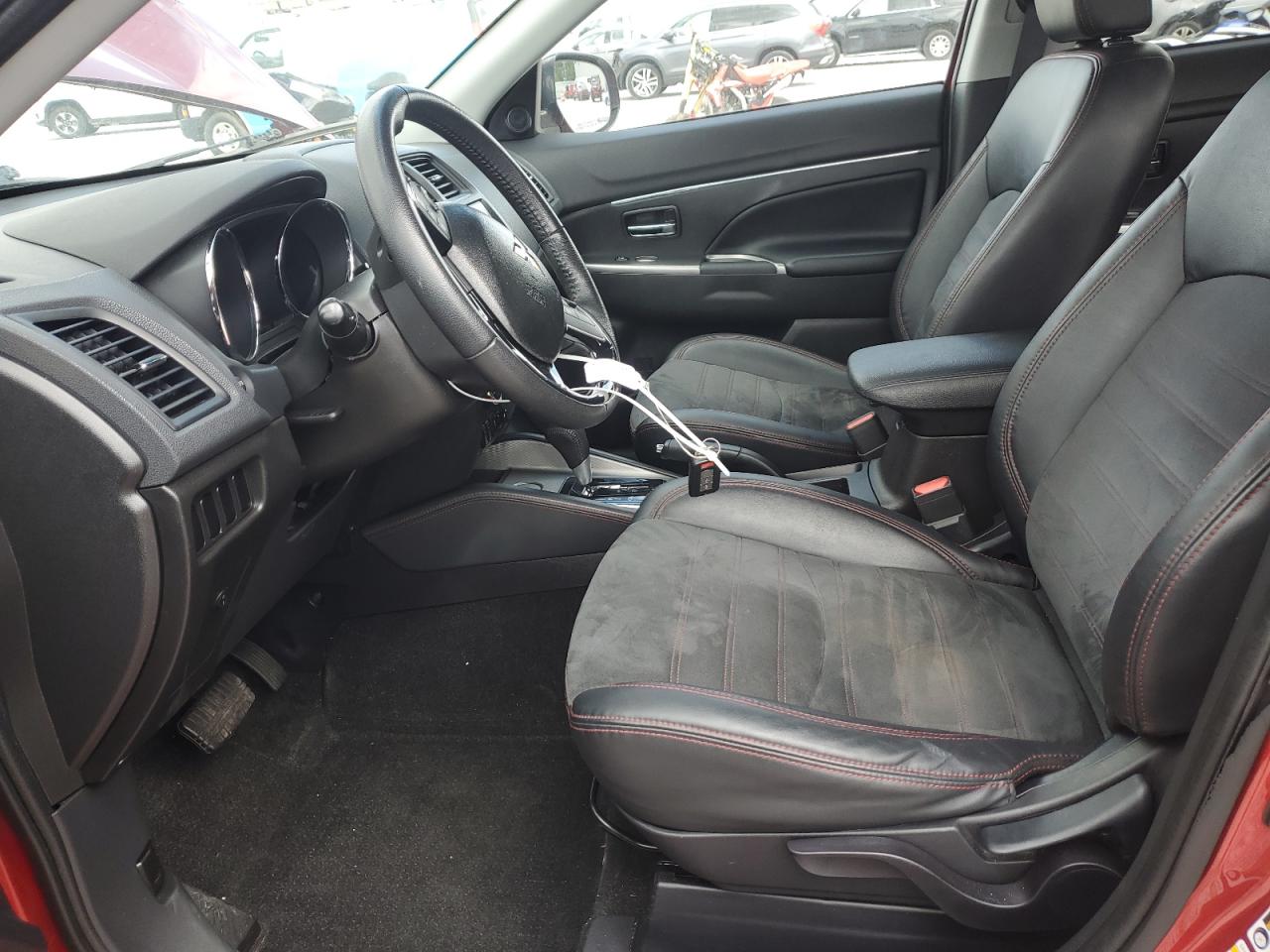 MITSUBISHI OUTLANDER ES