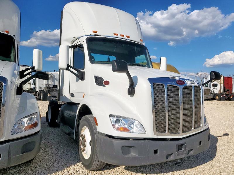 PETERBILT TRACTOR 579 2017 white tractor diesel 1XPBA48X1HD428922 photo #1