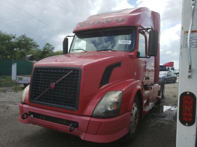 VOLVO VN VNL 2013 red tractor diesel 4V4NC9EHXDN130395 photo #3