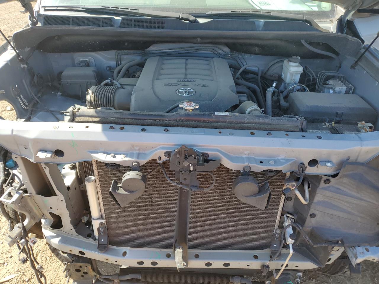 TOYOTA TUNDRA CREWMAX SR5