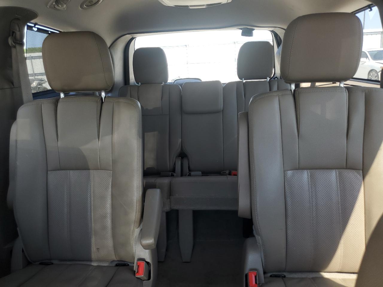 CHRYSLER TOWN & COUNTRY TOURING L