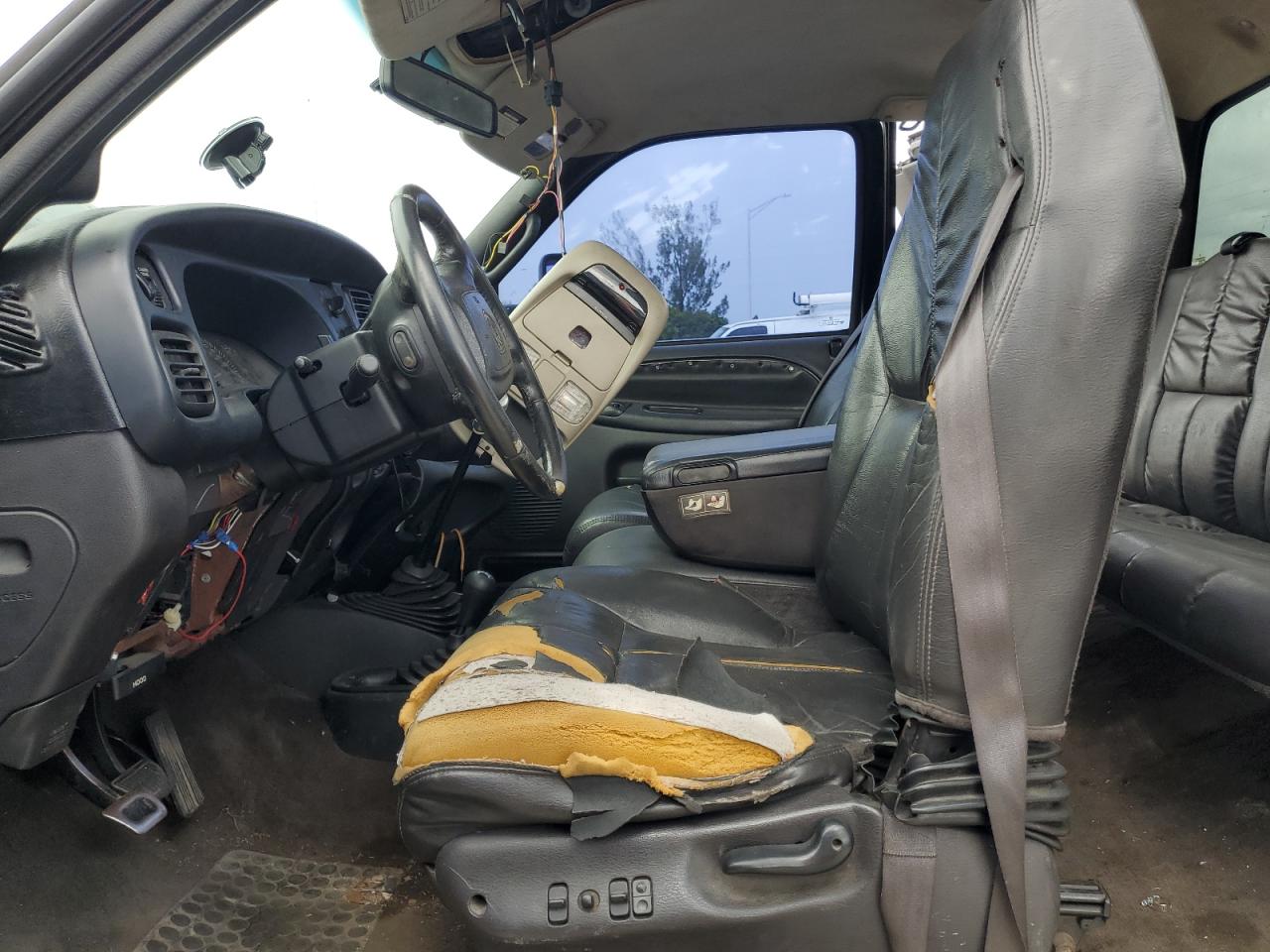 Lot #3309431993 2002 DODGE RAM 3500