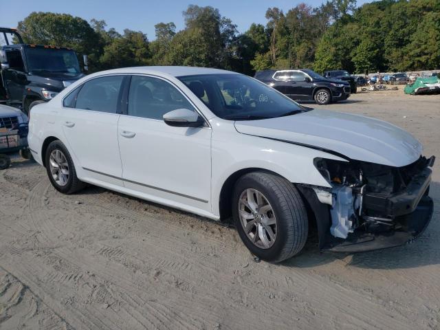 2017 VOLKSWAGEN PASSAT S 1VWAT7A34HC069312