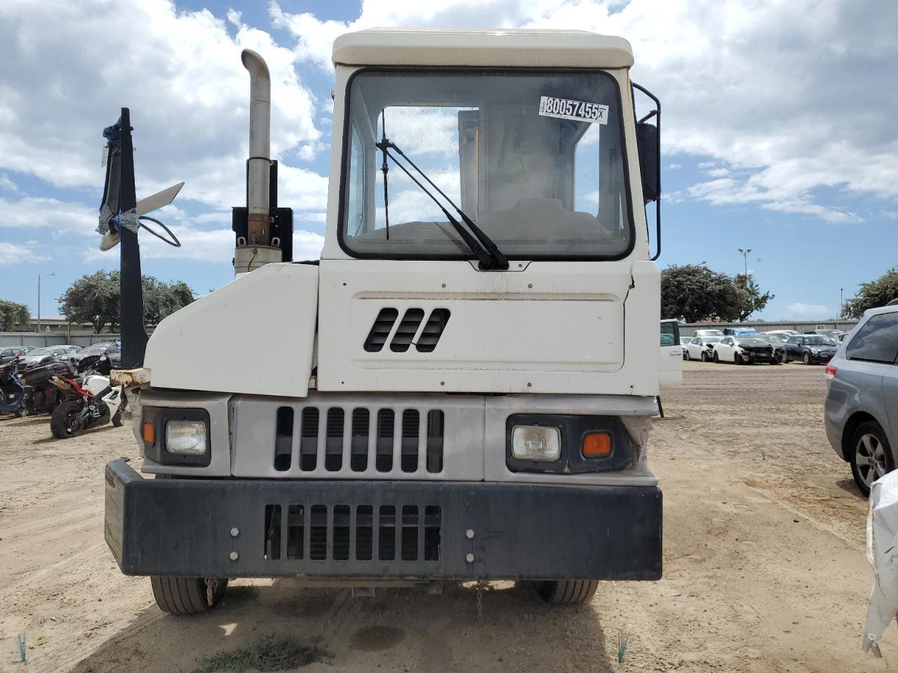 Lot #3253400053 2017 OTTAWA YARD TRACTOR OTTAWA