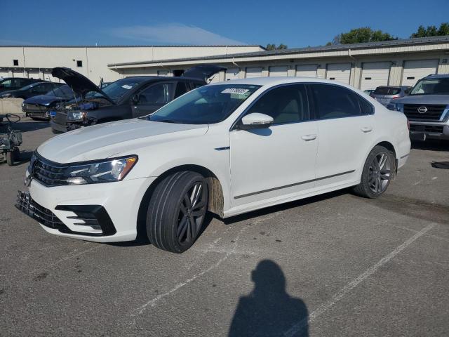 2017 VOLKSWAGEN PASSAT R-L 1VWDT7A36HC001655