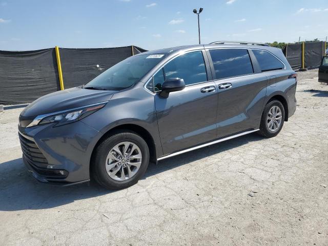 Global Auto Auctions: 2025 TOYOTA SIENNA XLE