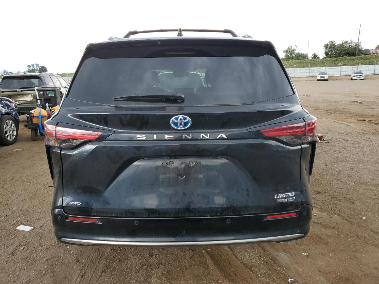 TOYOTA SIENNA LIMITED