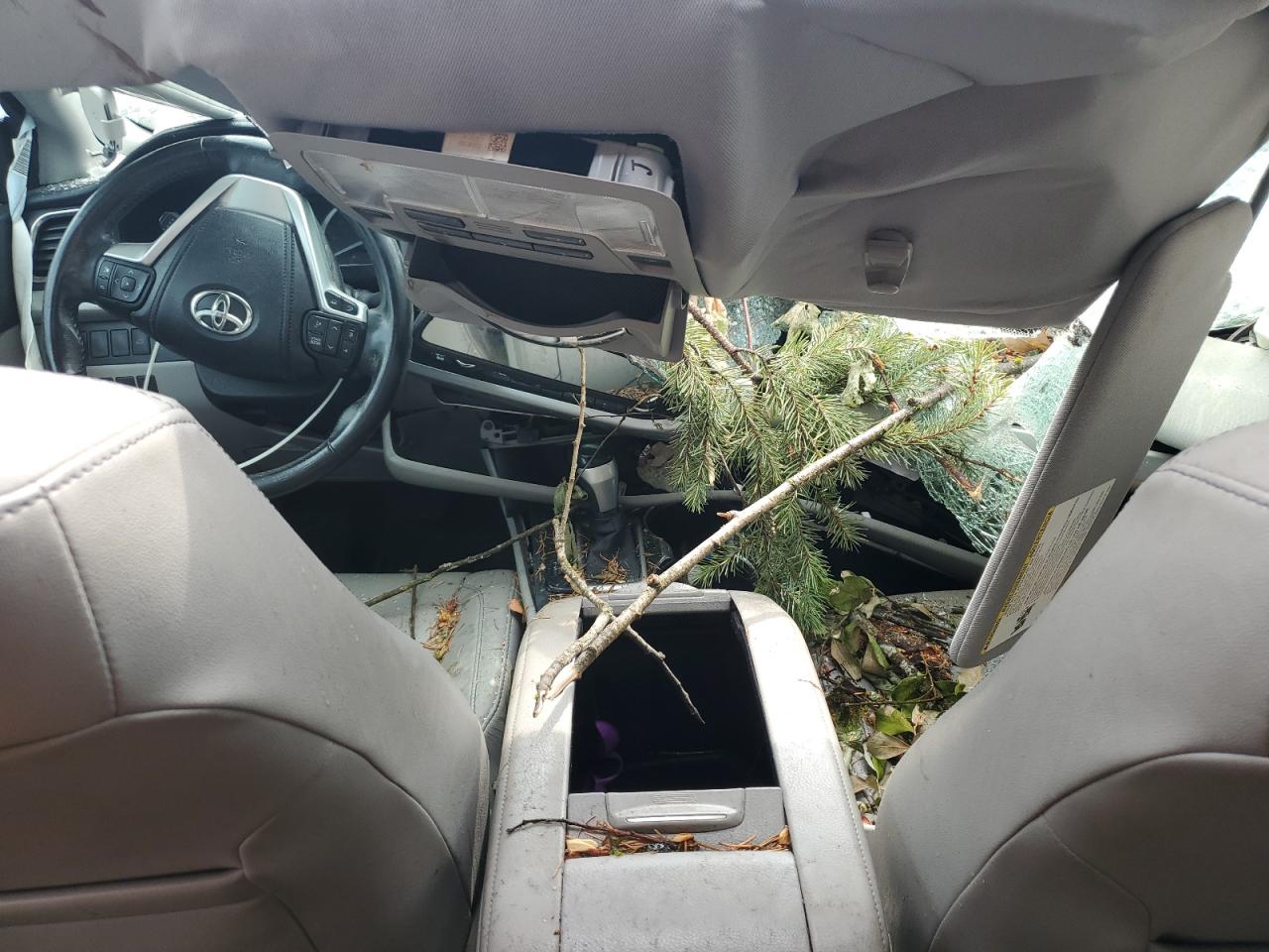 TOYOTA HIGHLANDER XLE