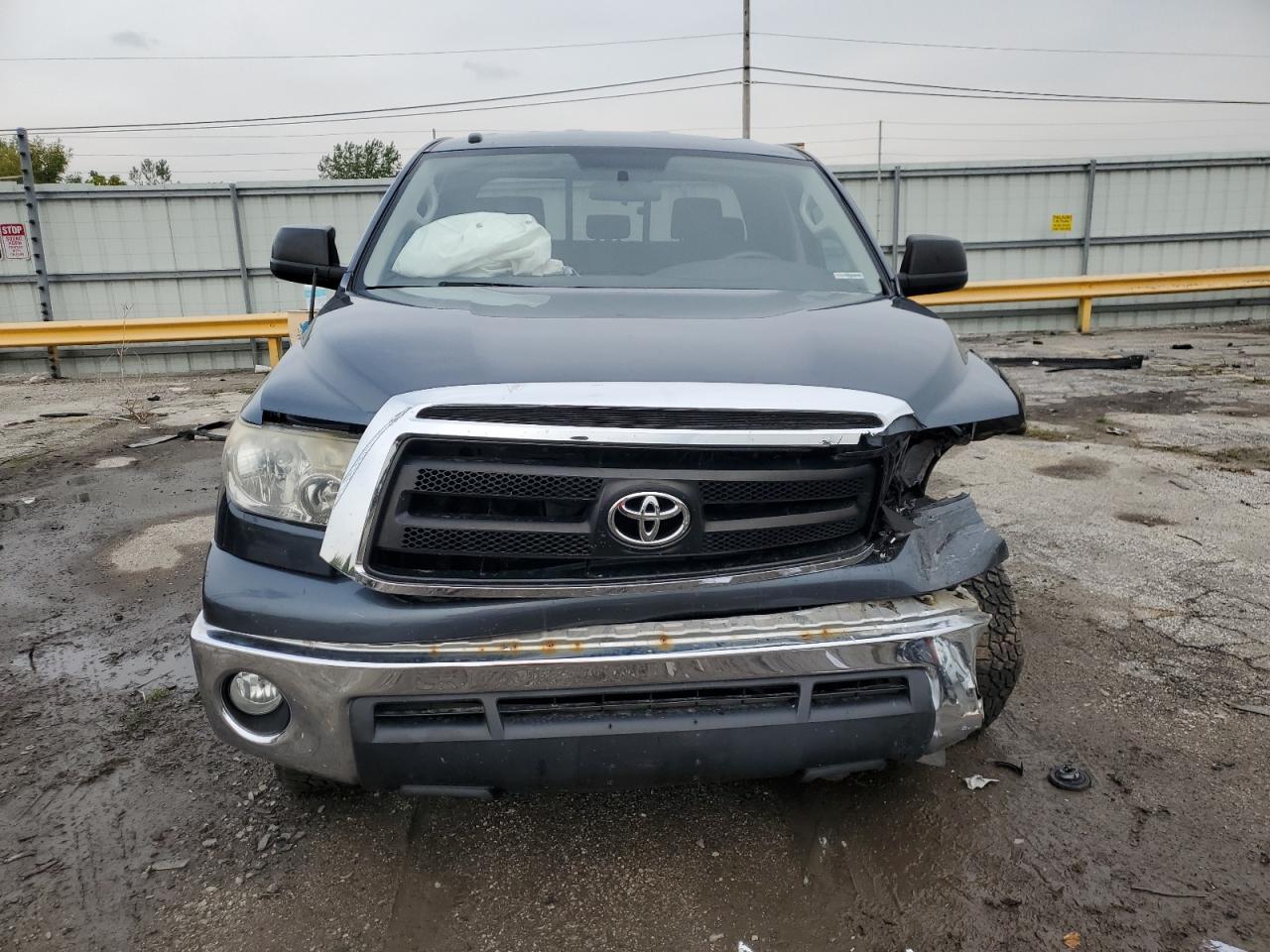 TOYOTA TUNDRA DOUBLE CAB SR5