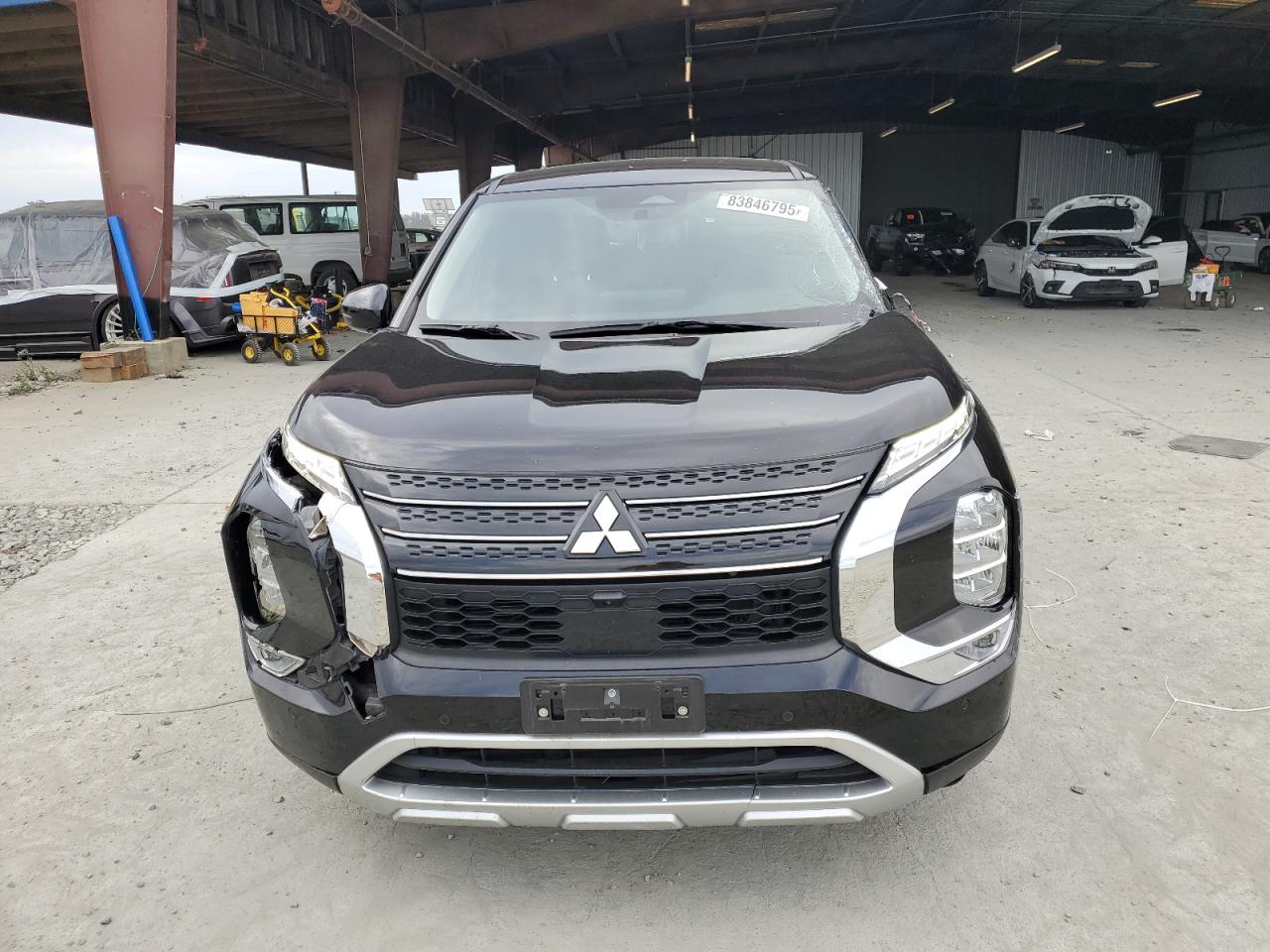 MITSUBISHI OUTLANDER SE