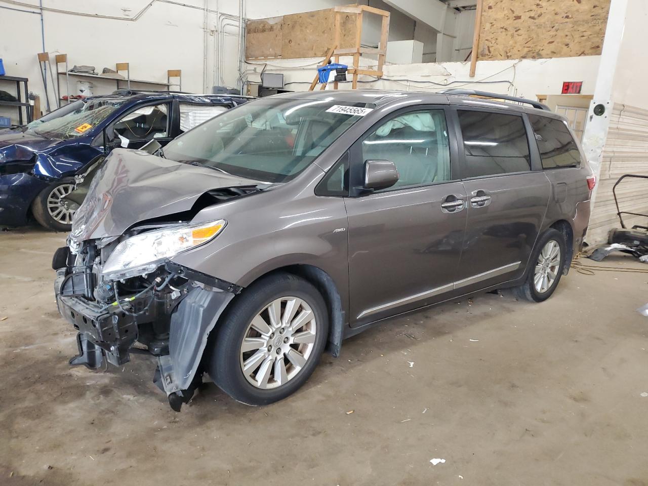 Lot #3274695786 2017 TOYOTA SIENNA XLE