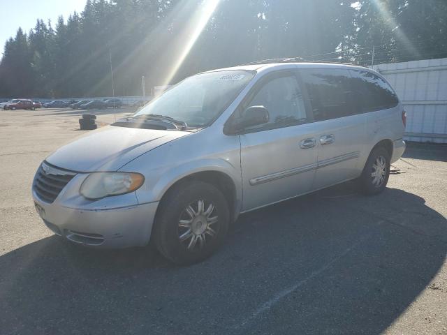 Global Auto Auctions: 2005 CHRYSLER TOWN & COU