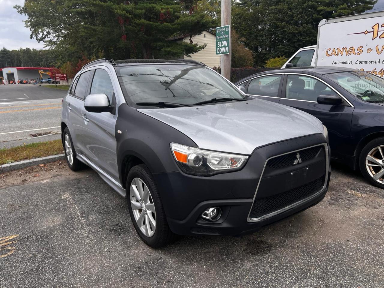 MITSUBISHI OUTLANDER SE