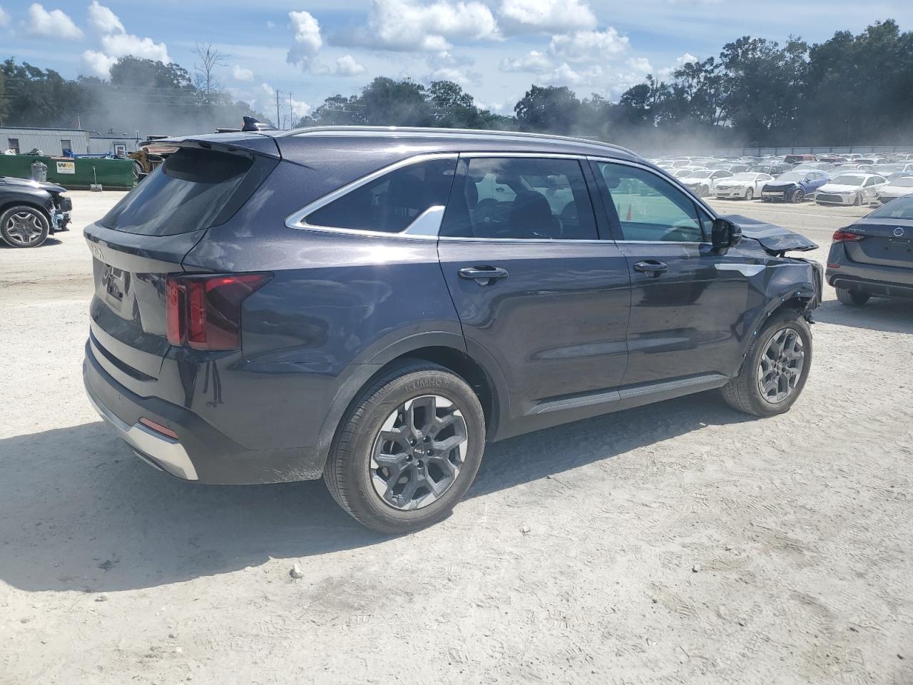 Lot #3302855917 2025 KIA SORENTO S