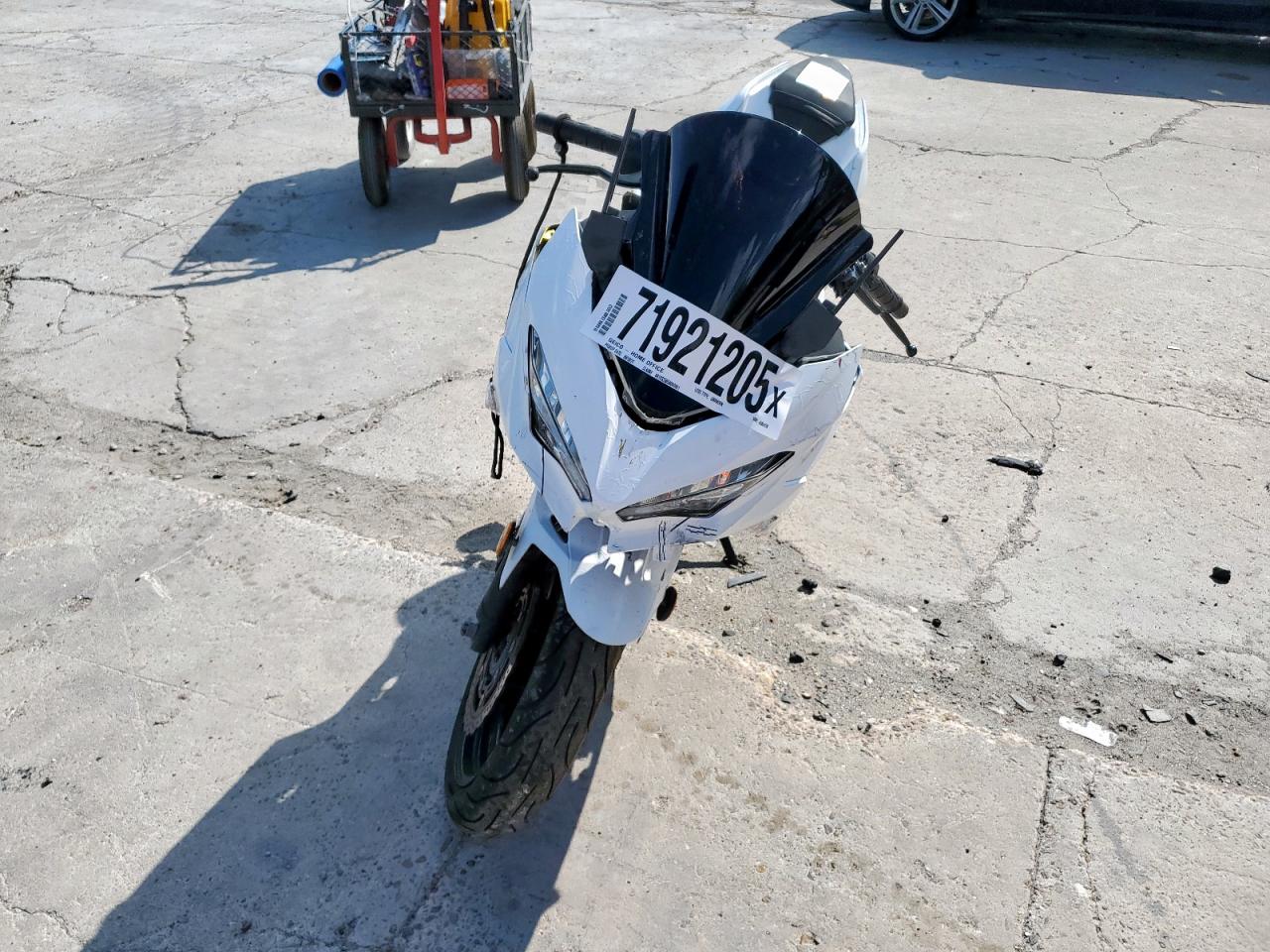 Lot #3309724862 2019 KAWASAKI EX400