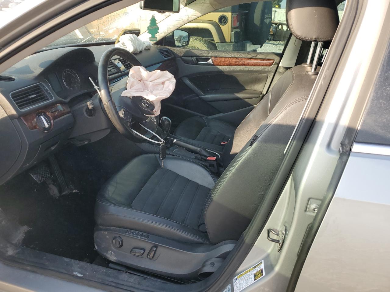 VOLKSWAGEN PASSAT SEL