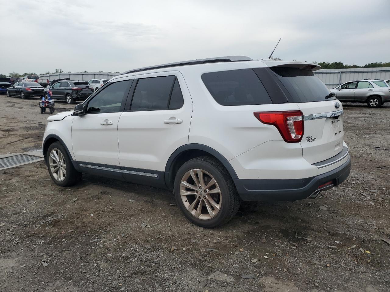 FORD EXPLORER XLT