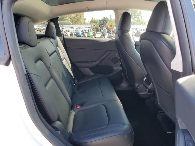 2024 TESLA MODEL Y 7SAYGDEE1RF064317