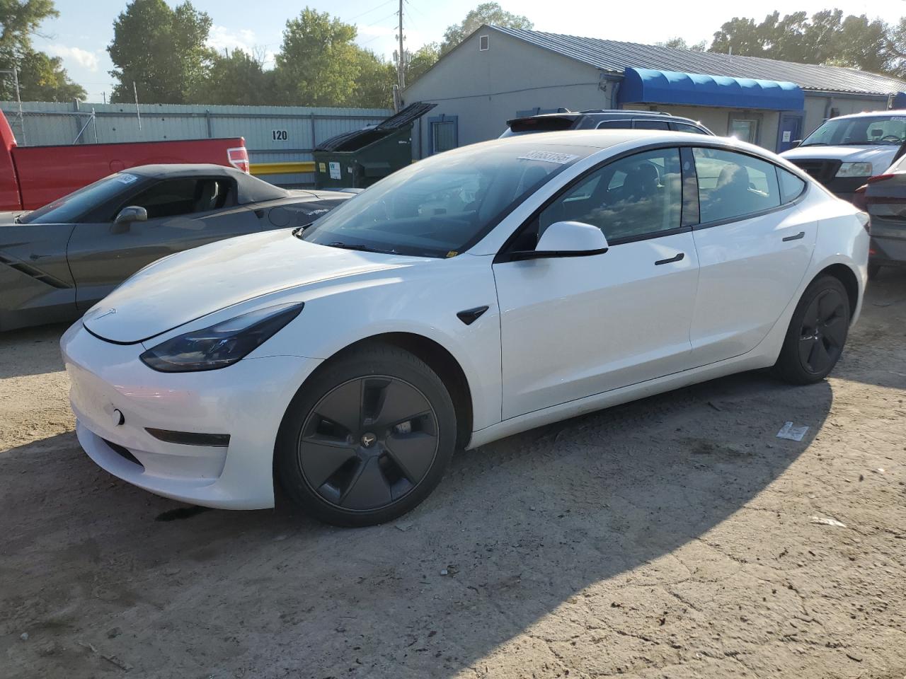 TESLA MODEL 3