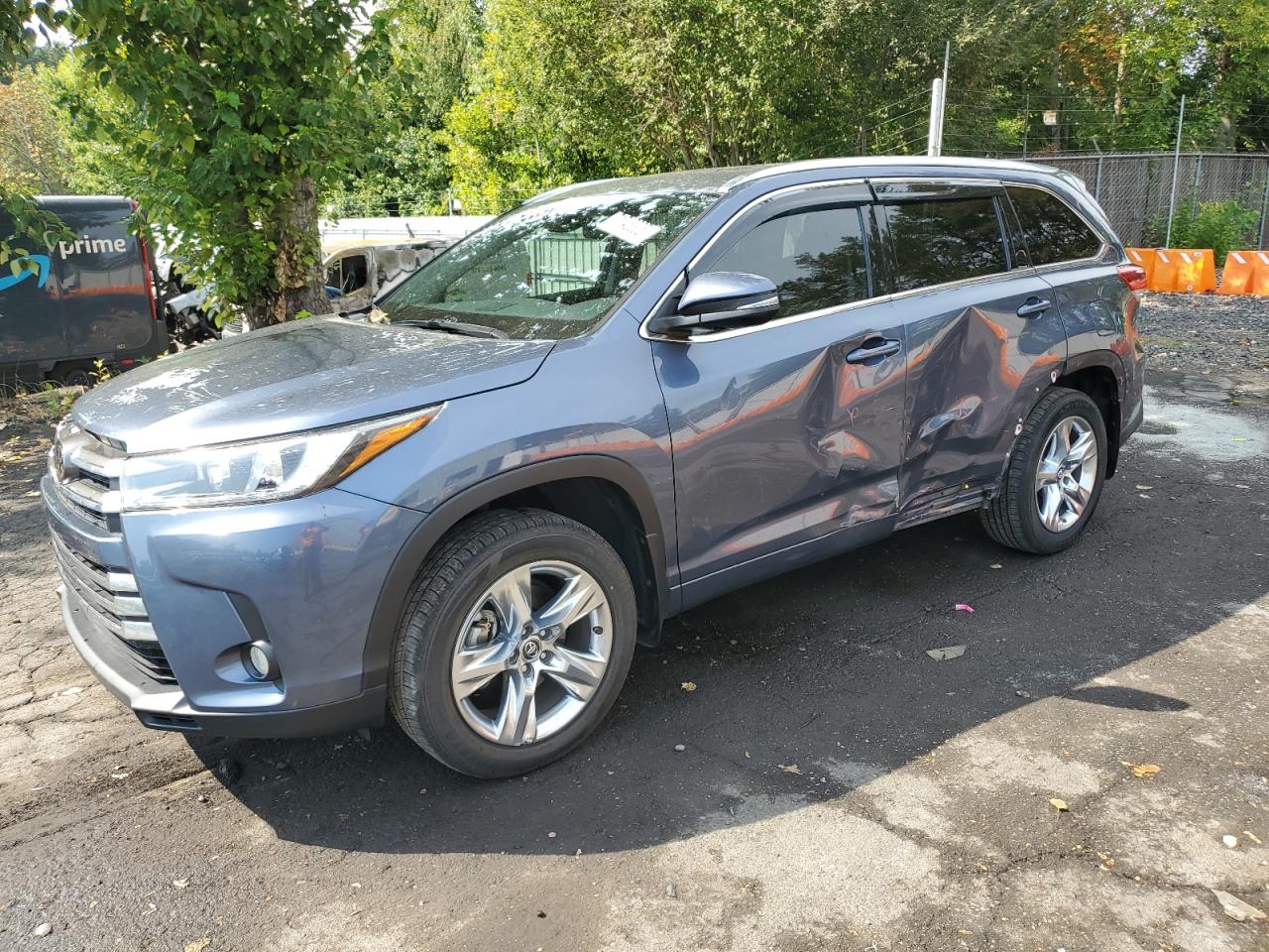 Lot #3291314131 2017 TOYOTA HIGHLANDER LIMITED