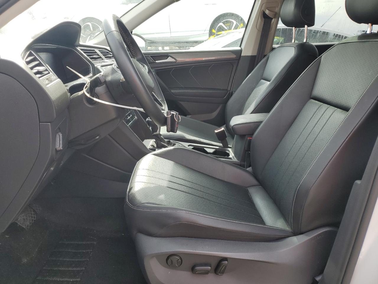 VOLKSWAGEN TIGUAN SE