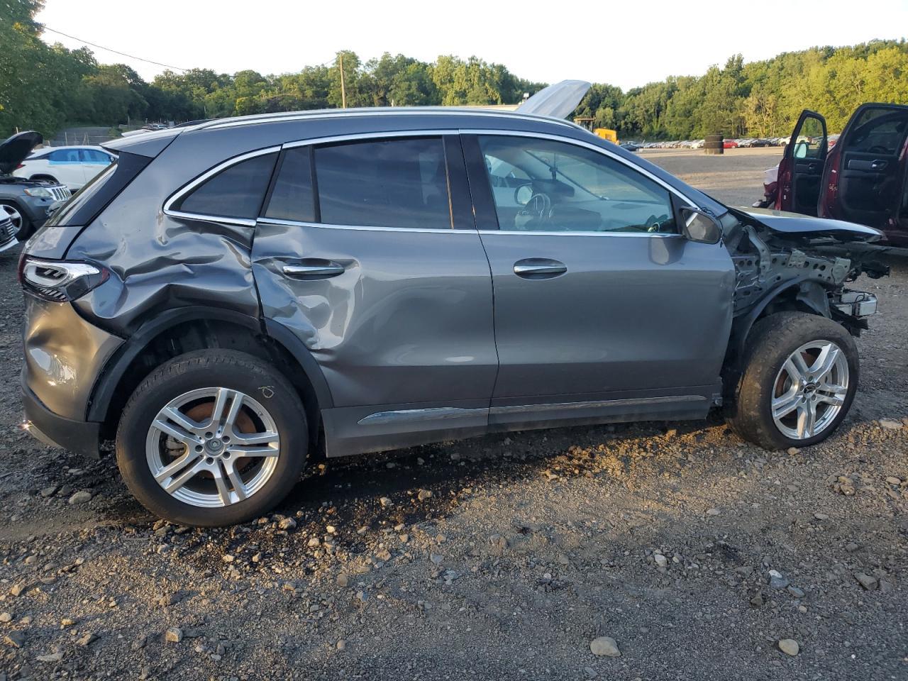 MERCEDES-BENZ GLA-CLASS 250 4MATIC