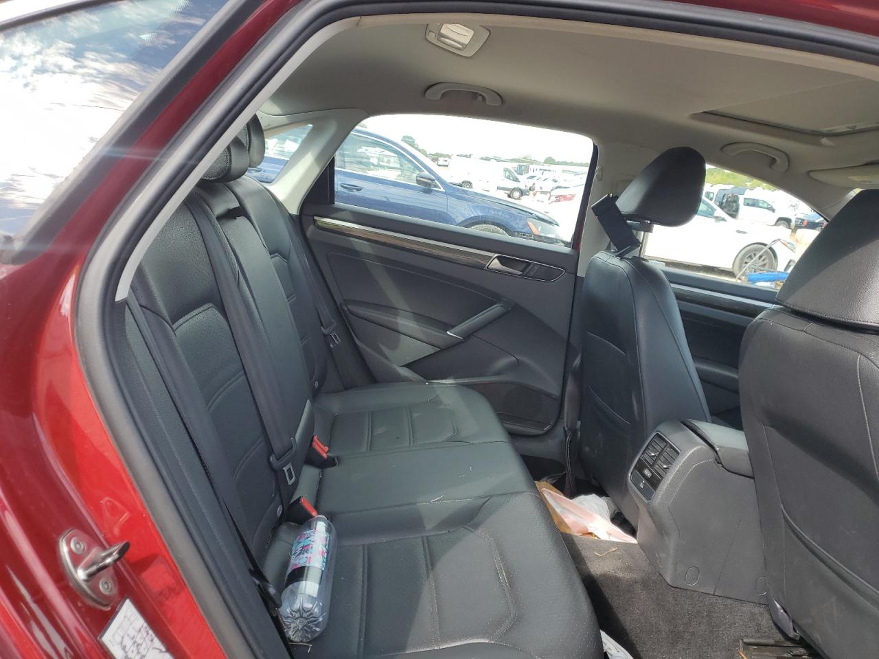 VOLKSWAGEN PASSAT SE