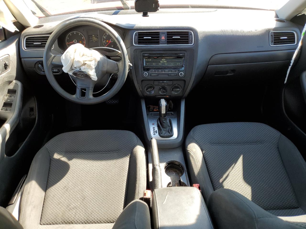 VOLKSWAGEN JETTA BASE