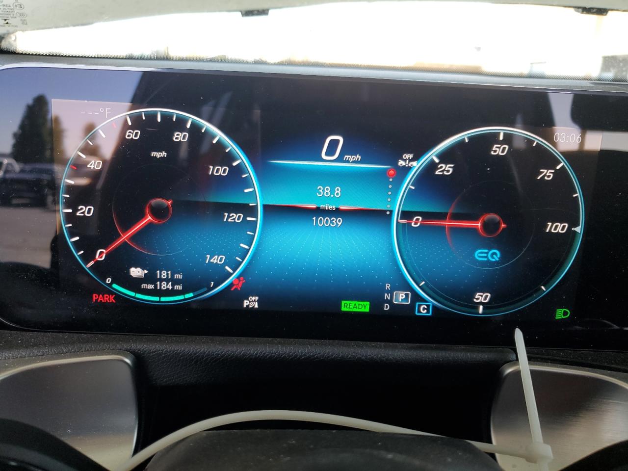 MERCEDES-BENZ EQB 300 4MATIC