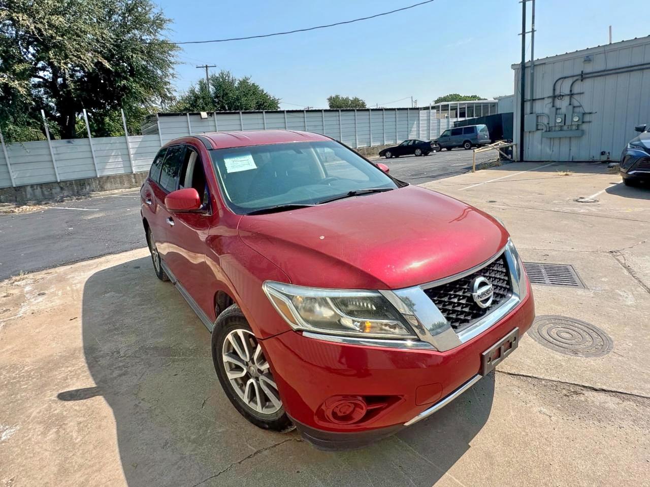  Salvage Nissan Pathfinder