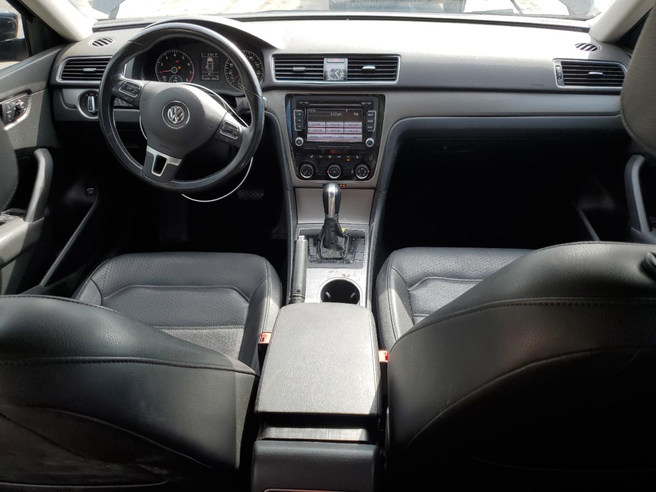 VOLKSWAGEN PASSAT SE