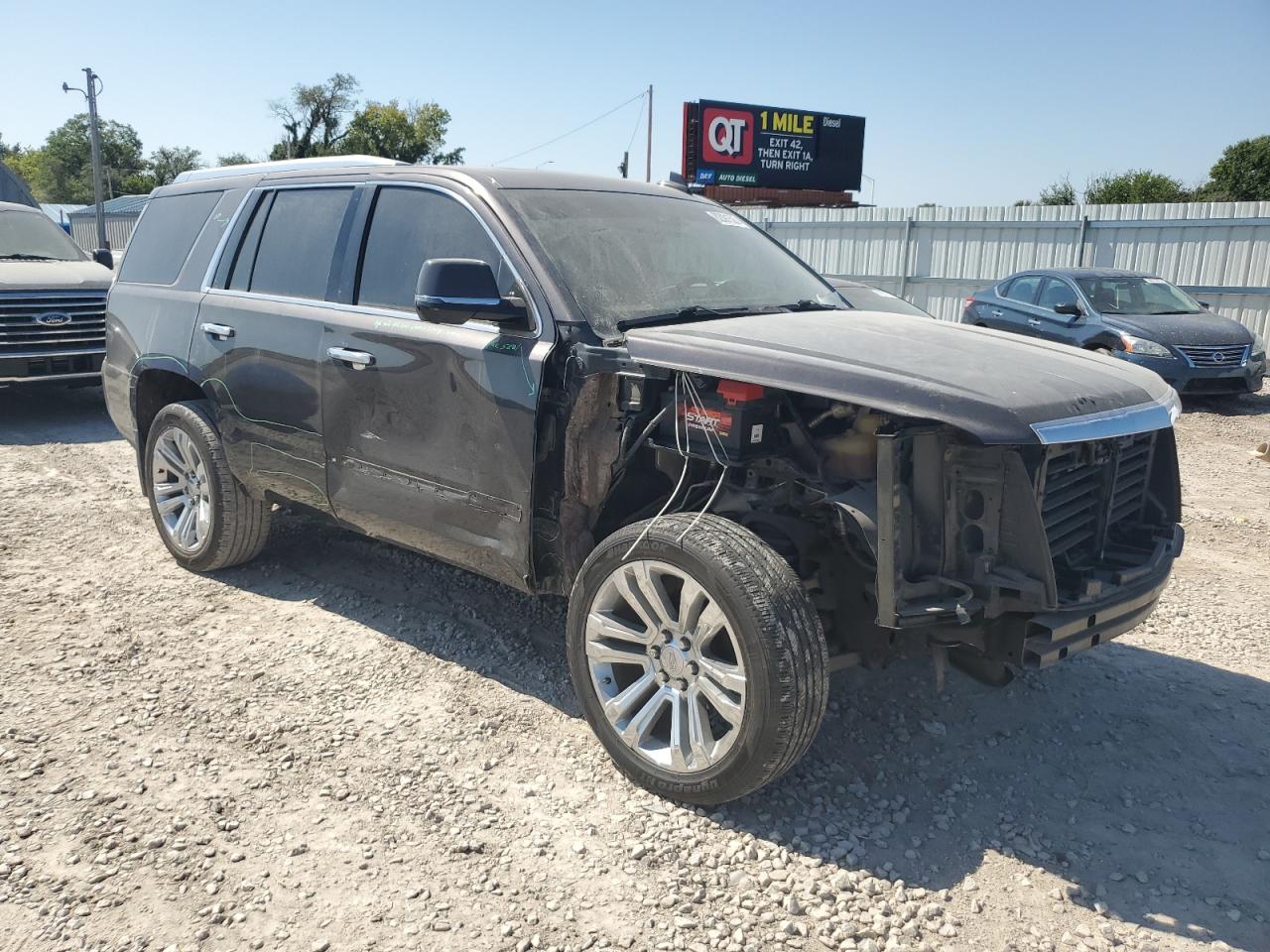 CADILLAC ESCALADE LUXURY