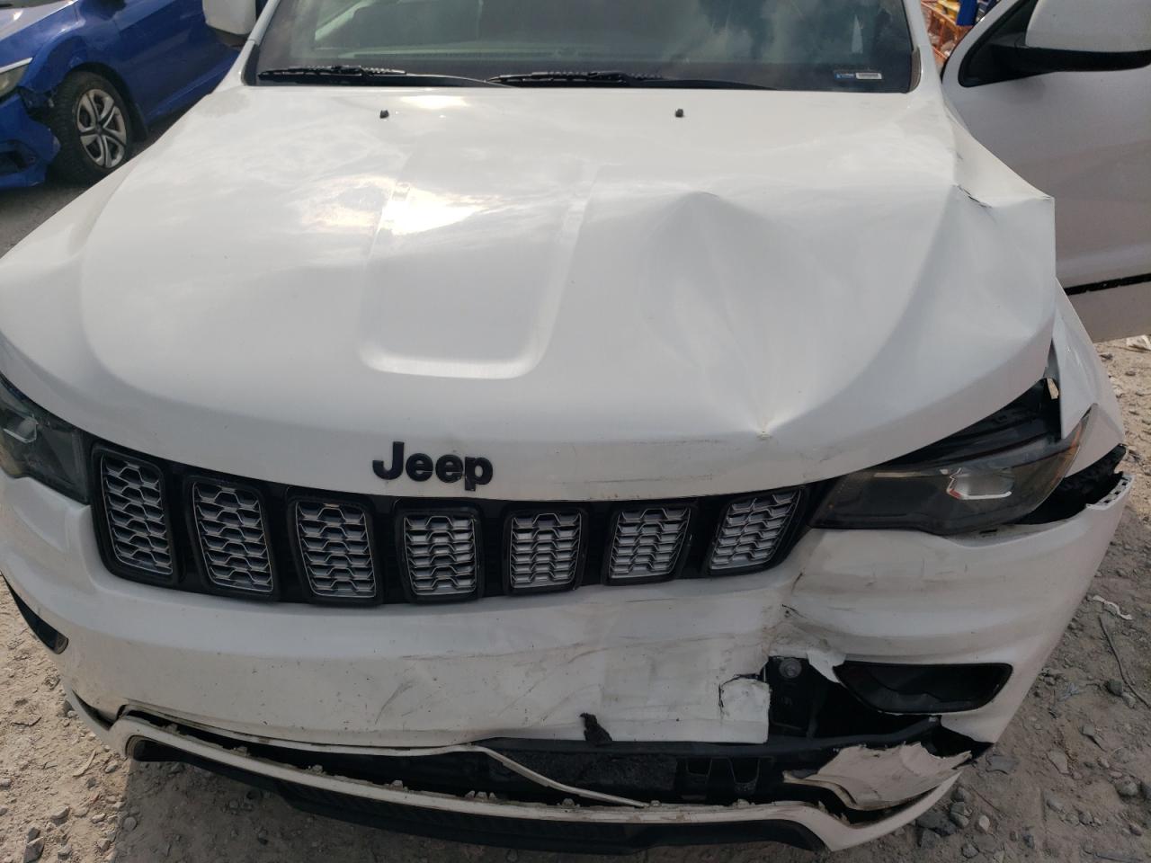 JEEP GRAND CHEROKEE LAREDO