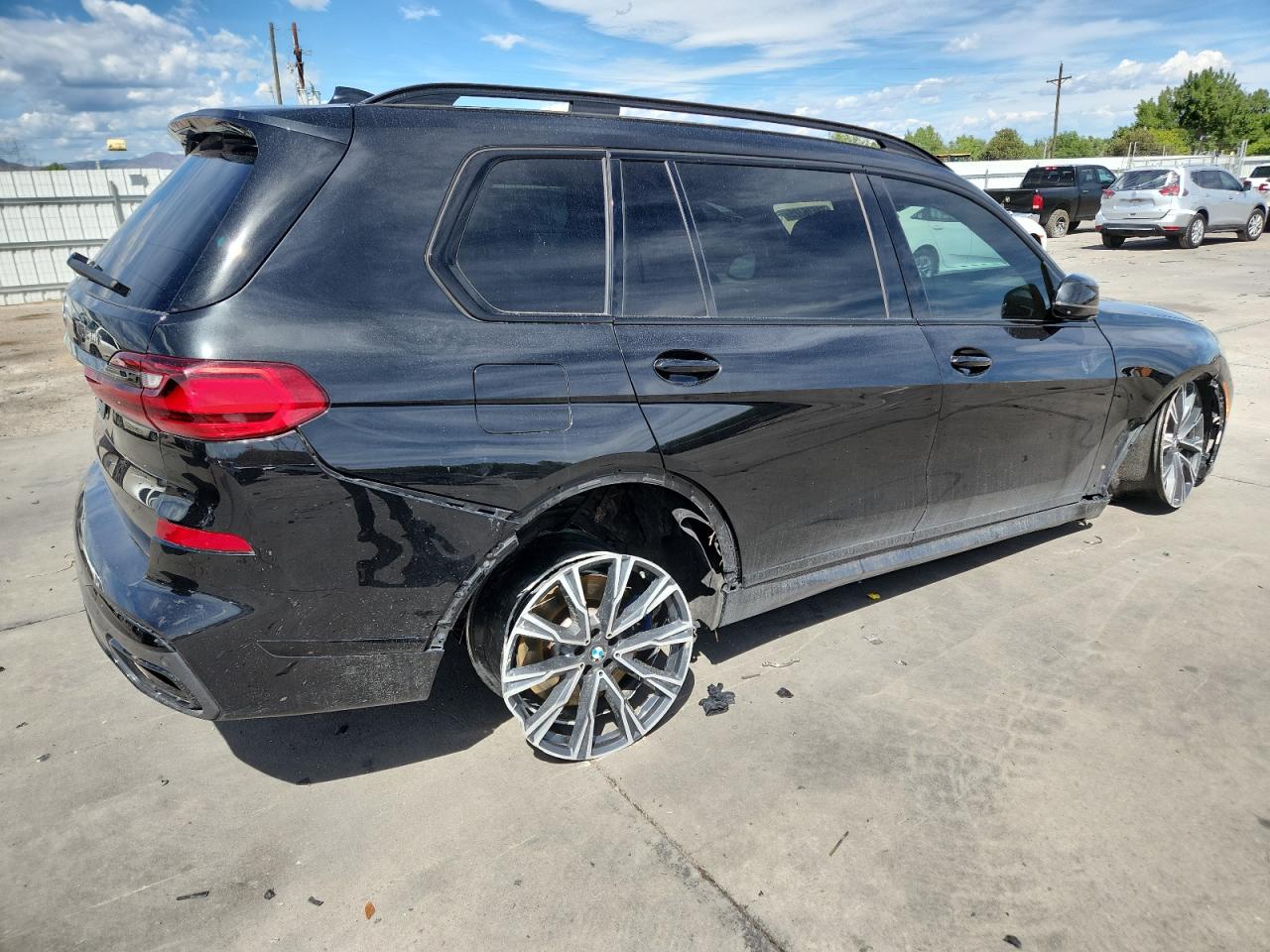 BMW X7 M50I